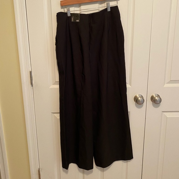 TORRID 10R WIDE LEG STUDIO REFINED CREPE HIGH-RISE PANT - Picture 7 of 8